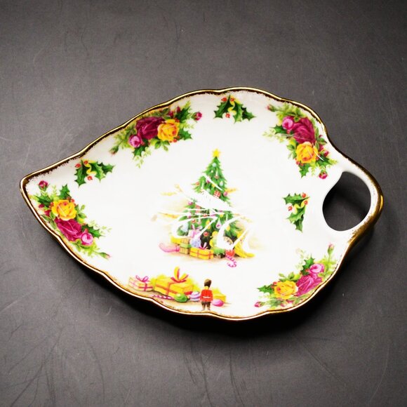 Royal Albert Christmas Magic Bone China Leaf Shaped Dish 1990 Decor Accent - Picture 1 of 5
